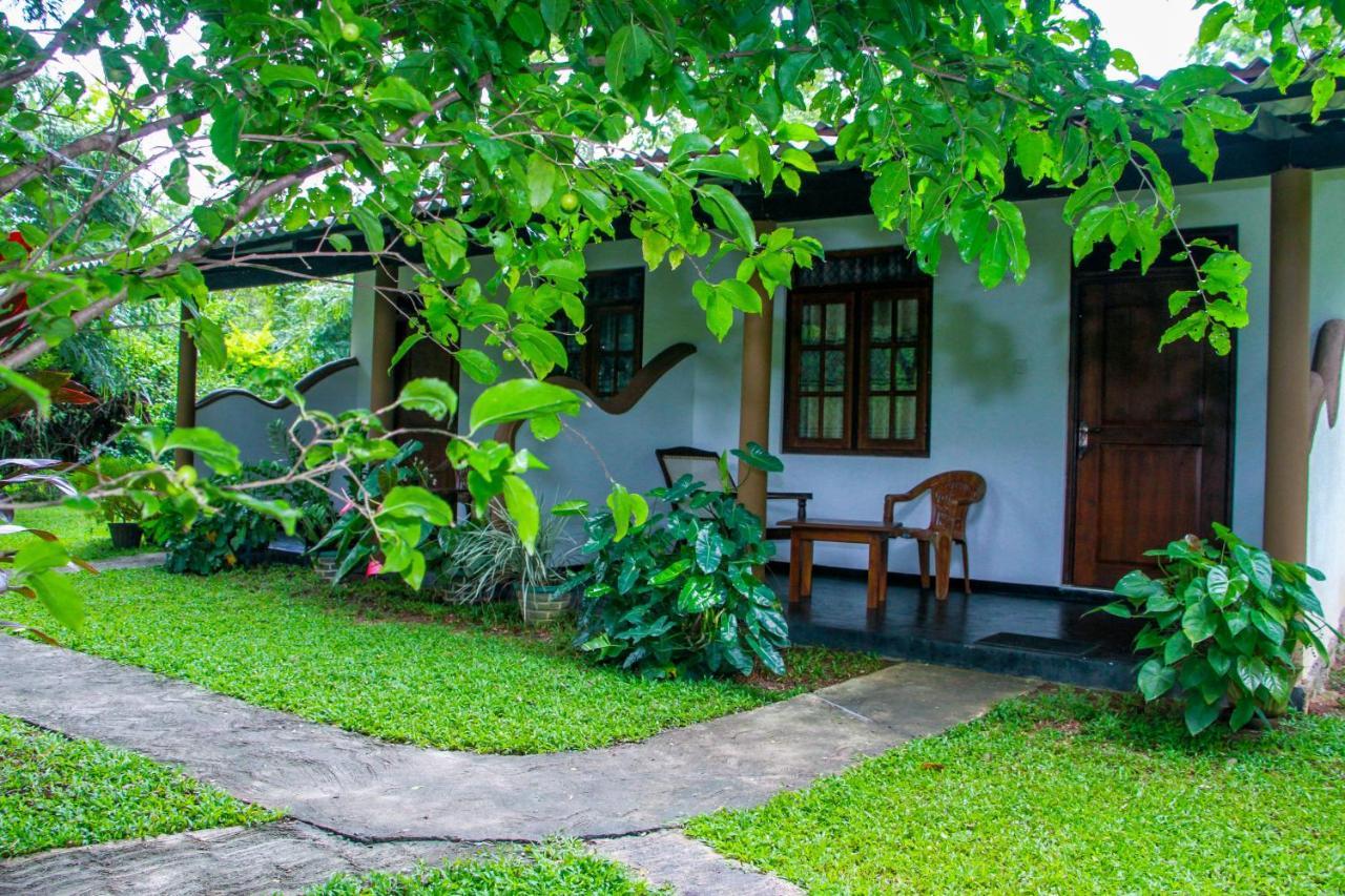 Nimsara Lodge シギリヤ エクステリア 写真
